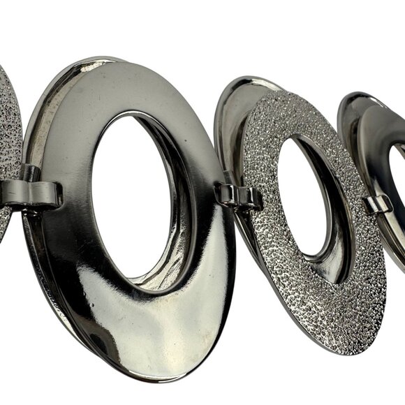 Vintage 1980s Silver-Tone Oval Link Statement Belt With Textured & Smooth Finish main image 6